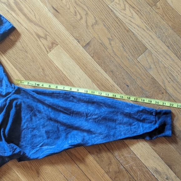 The Mountain 2X Santa Hat Cat Holiday Long Sleeve Christmas Holiday Graphic Tee - Picture 3 of 6